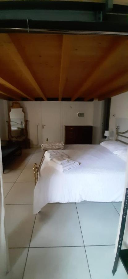 Un Loft Solo Per I Tuoi Occhi Apartment Bergamo Bagian luar foto